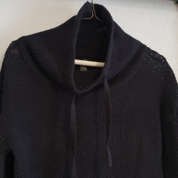 Sweater - Picture 3 of 3